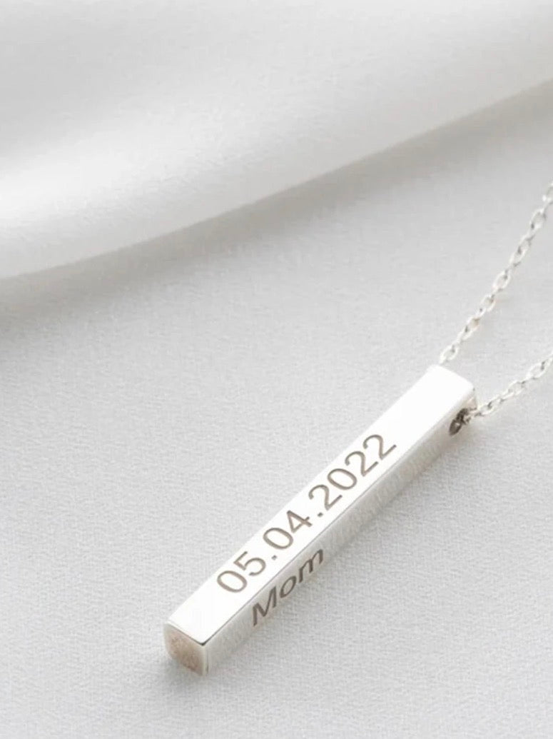Engraved Vertical Bar Necklace – Custom Name Pendant | Collar grabado con nombre